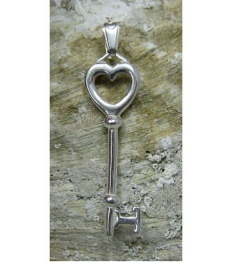 STYLISH STERLING SILVER PENDANT KEY HEART SOLID 925 NEW