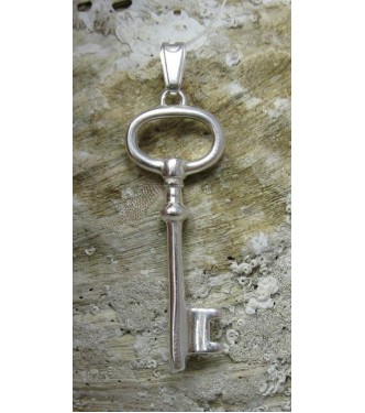 STYLISH STERLING SILVER PENDANT KEY SOLID 925 NEW