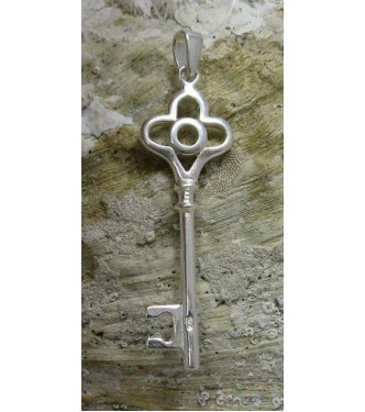 STYLISH STERLING SILVER PENDANT KEY SOLID 925 NEW